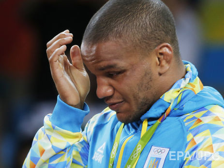 Кто дал вам право поднимать флаг страны2